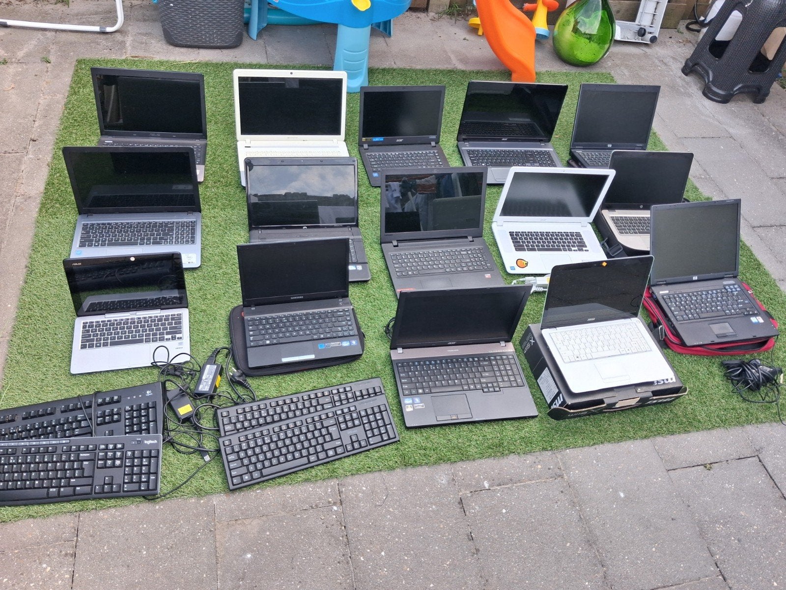 Partij laptops en toetsenborden - Diverse merken en modellen, Computers en Software, Windows Laptops, Onbekend, Gebruikt, Minder dan 4 GB
