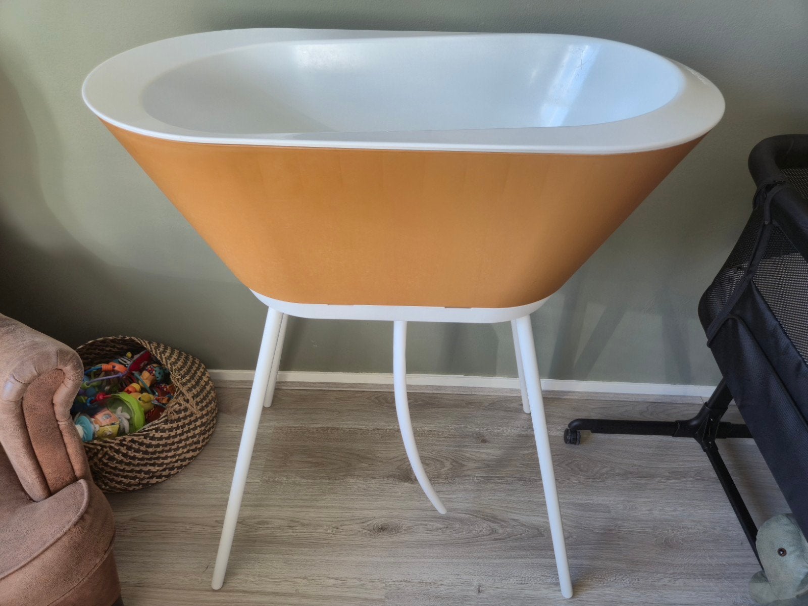 Baby badje Wee-Too kleur Terracotta, Kinderen en Baby's, Badjes en Verzorging, Ophalen, Zo goed als nieuw, Badje, Overige merken