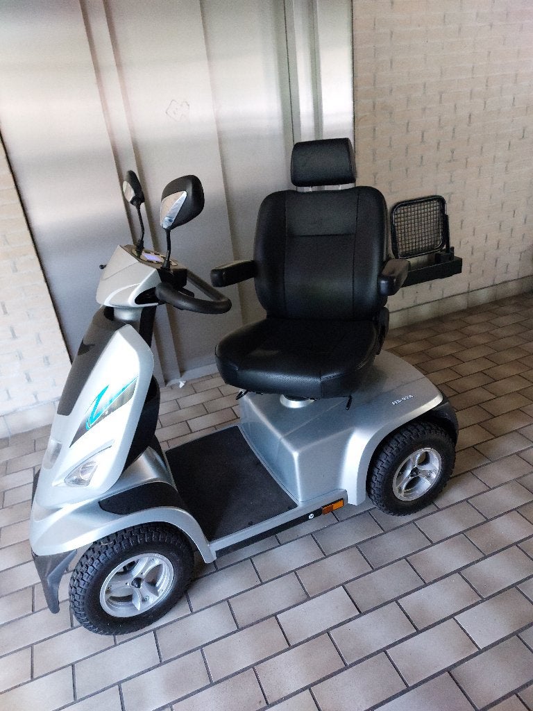 Scootmobiel HS-928  300 km gereden als nieuw, Overige merken, Ophalen of Verzenden, Zo goed als nieuw, 16 km/u of meer