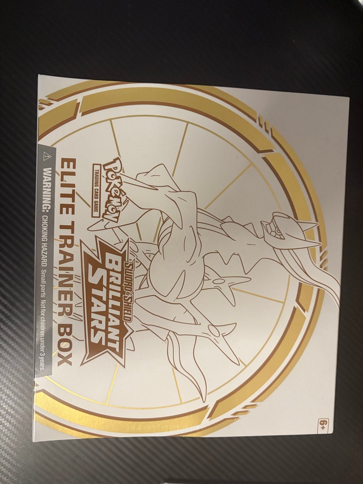 Pokémon TCG: Sword & Shield Brilliant Stars Elite Trainer Bo, Ophalen of Verzenden, Nieuw, Overige typen