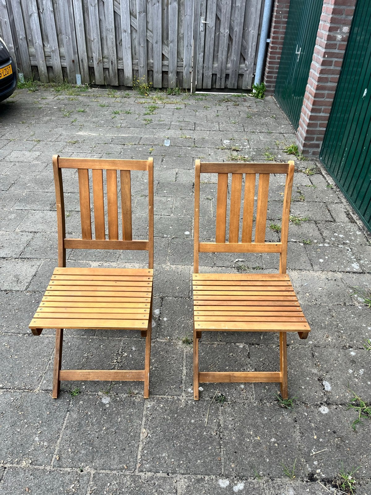 Twee houten inklapbare stoelen, Tuin en Terras, Tuinstoelen, Gebruikt, Hout, Inklapbaar, Ophalen