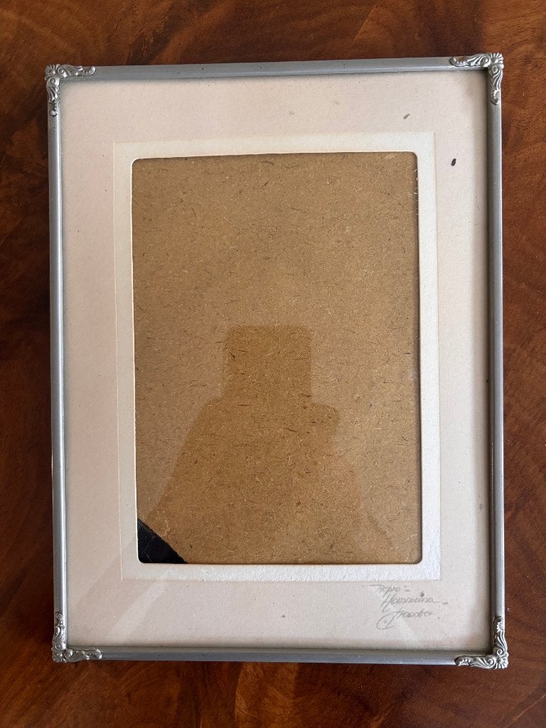 Vintage fotolijst met metalen lijst en bol glas 18*24., Antiek en Kunst, Ophalen of Verzenden
