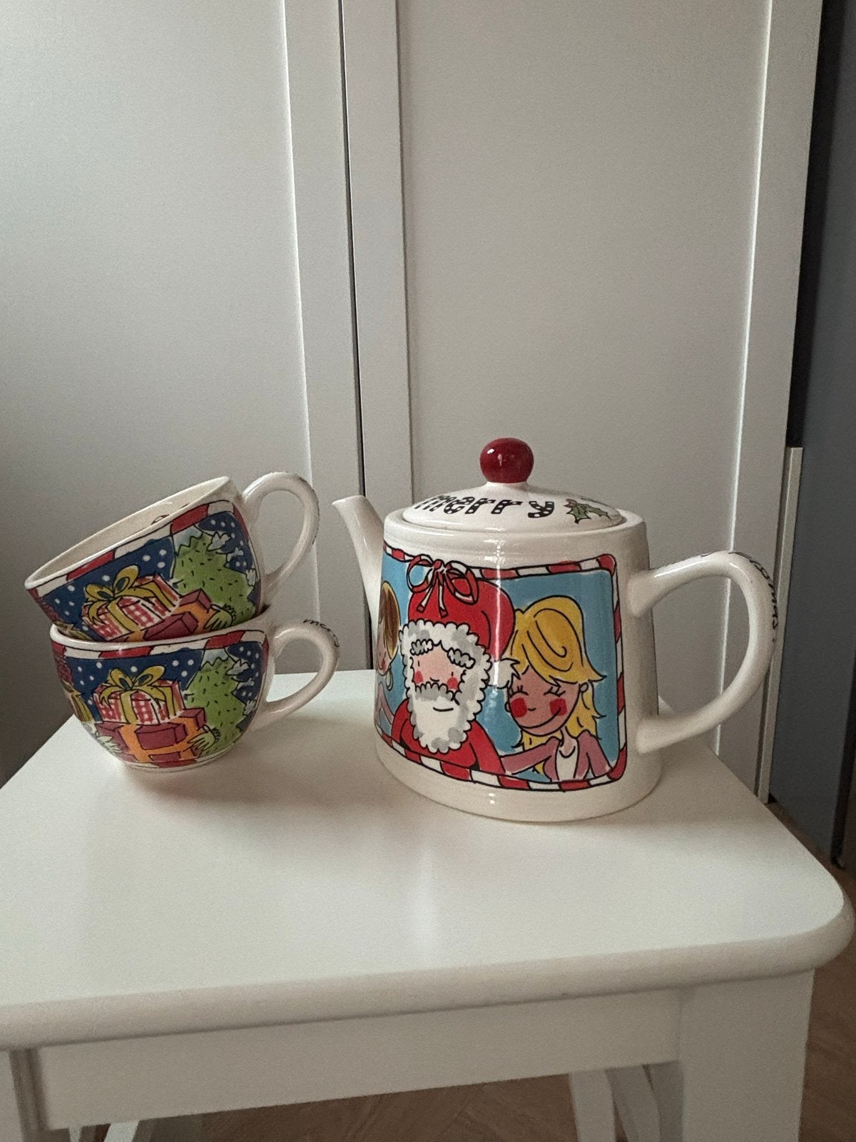 Blond Amsterdam Kerst Theepot met 2 Kopjes - Merry Christmas, Huis en Inrichting, Keuken | Servies, Ophalen, Keramiek, Zo goed als nieuw