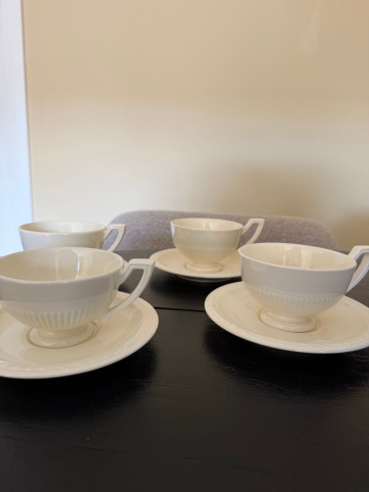 Recamier Royal Creamware Kop en Schotel Set (4 stuks), Overige merken, Ophalen of Verzenden, Zo goed als nieuw, Kop(pen) en/of Schotel(s)