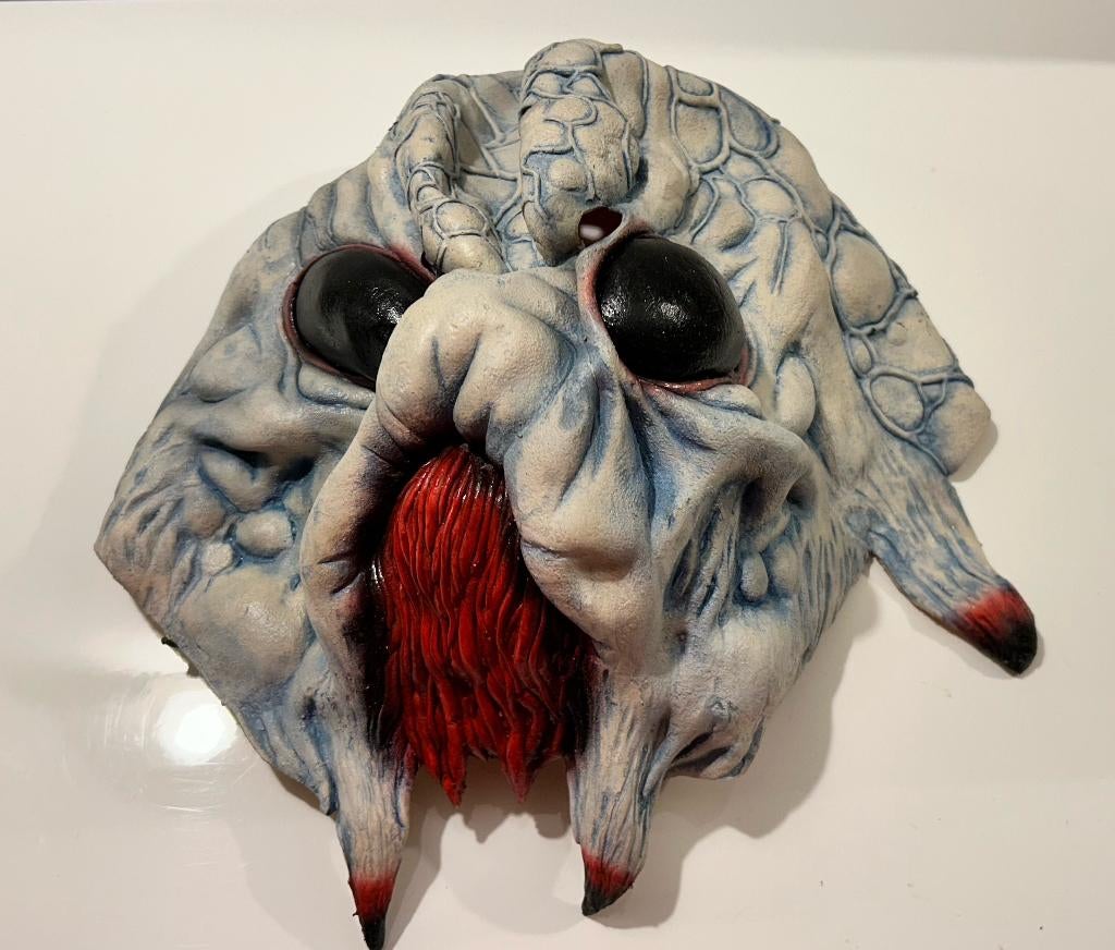 Wit latex monstermasker, Ophalen of Verzenden, Zo goed als nieuw, Halloween, Accessoires