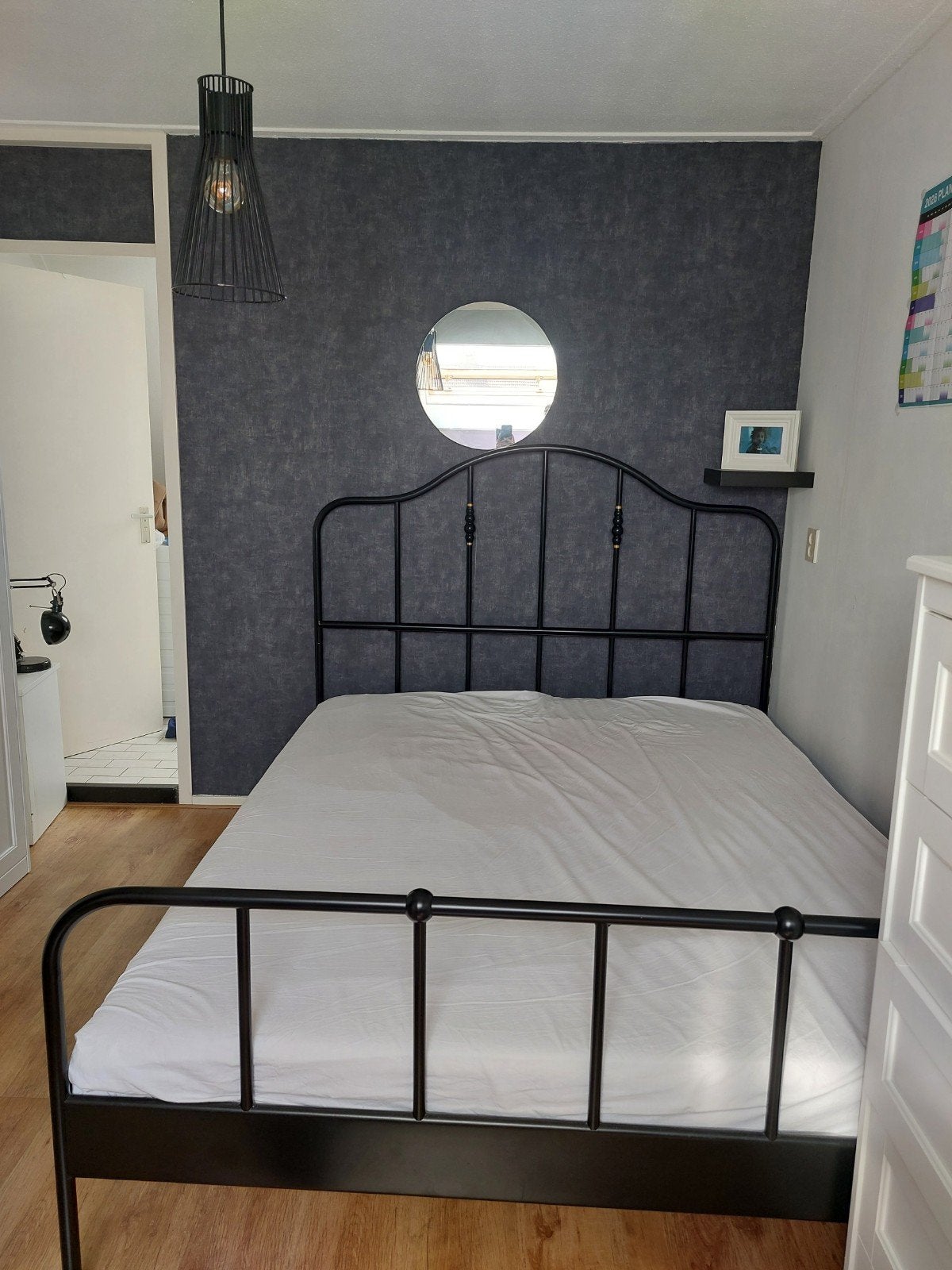 IKEA SAGSTUA bed 180x200 + LURÖY lattenbodem + VESTERÖY matr, Ophalen, 75 m² of meer, Zwart