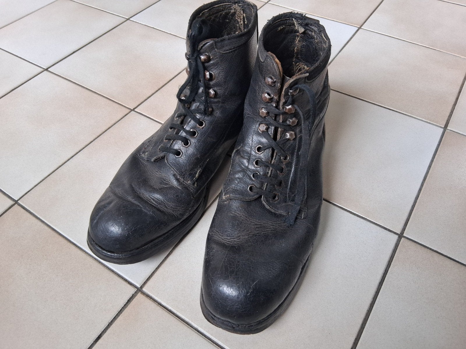 Duitse botinnen panzer. Schnurschuhe, Verzamelen, Militaria | Tweede Wereldoorlog, Ophalen of Verzenden, Duitsland, Embleem of Badge