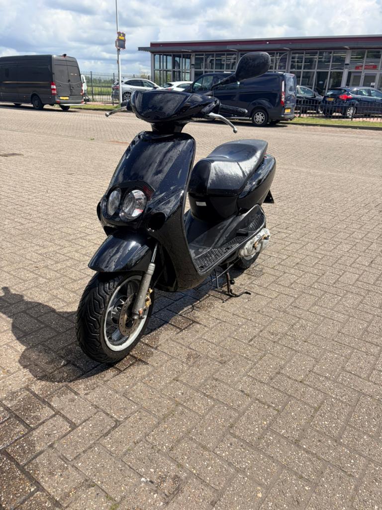 Yamaha neos 2t brom 2004, Fietsen en Brommers, Scooters | Yamaha, Ophalen, Tweetakt, Maximaal 45 km/u, Zo goed als nieuw