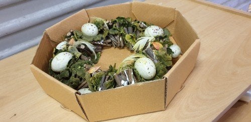 Krans met 8 eieren en houtstukjes, Ophalen of Verzenden, 'T Olde Gre-j, Info@toldegrej.nl, Endepoelstraat 20f Didam