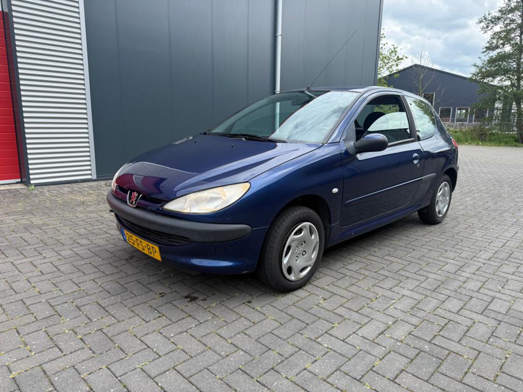 Peugeot 206 1.4 3D AUT ❗️93xxx KM❗️ AUTOMAAT NIEUWE APK, Blauw, Particulier, 1100 kg, 955 kg