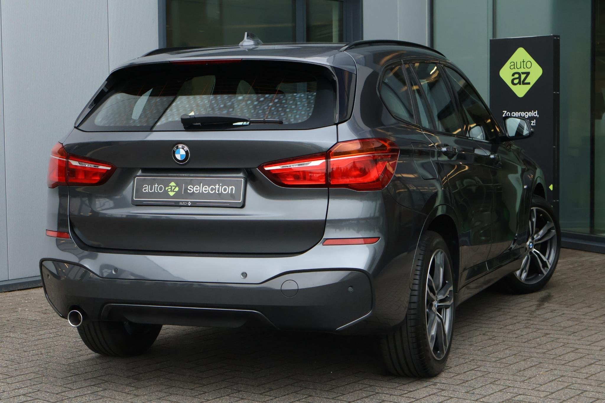 BMW X1 sDrive18i High Executive M-Sport, Auto's, Stof, Gebruikt, Euro 6, Origineel Nederlands