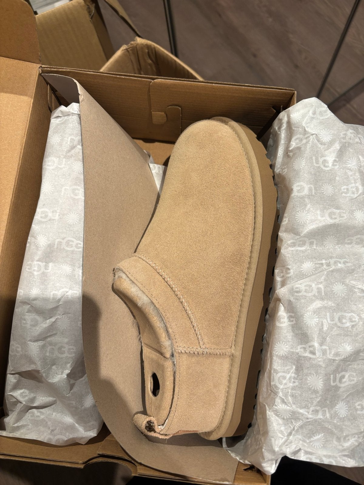 Nieuwe UGG Tasman pantoffels - Maat 41, Kleding | Dames, Schoenen, Ophalen, Nieuw, Beige, Pantoffels of Sloffen