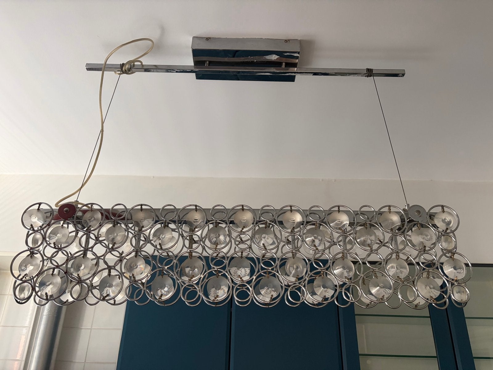 Moderne hanglamp met kristallen en metalen frame, Ophalen, Zo goed als nieuw, Metaal, Overige fittingen