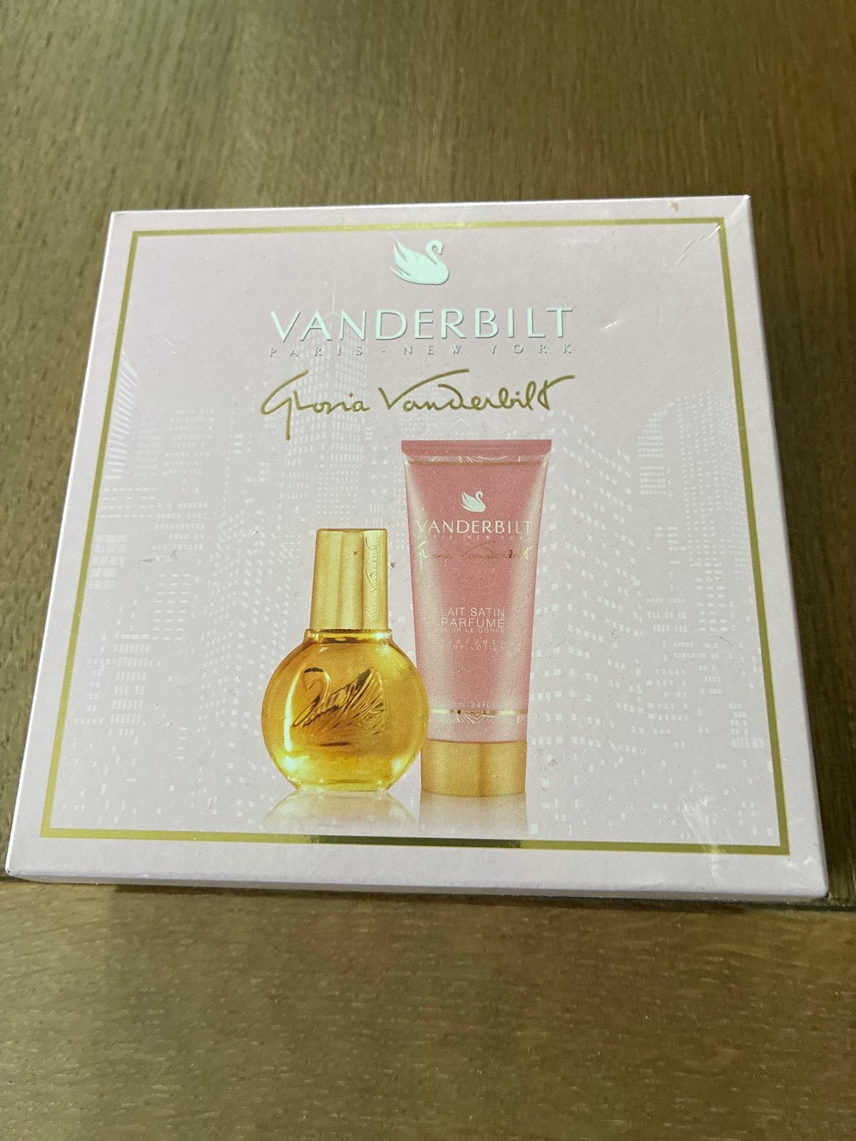 Vanderbilt Giftset Nieuw - Eau de Toilette & Bodylotion, Ophalen of Verzenden, Nieuw