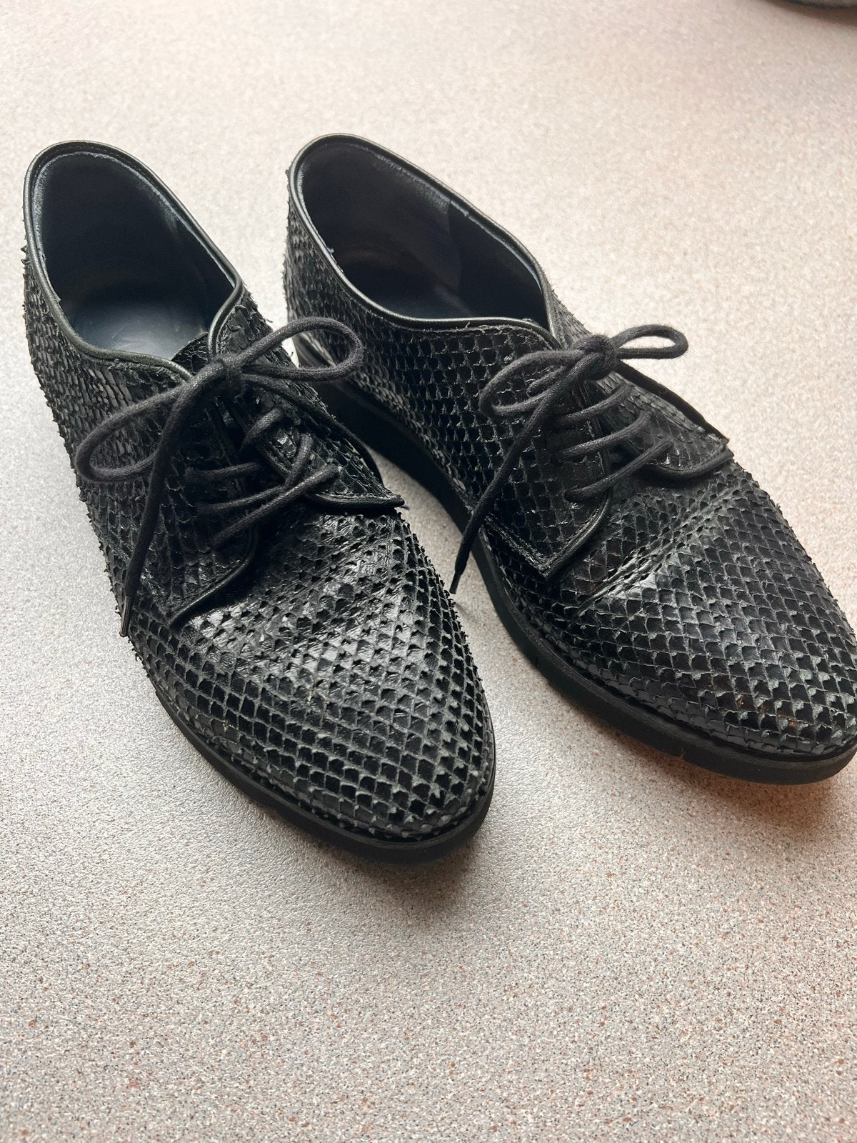 VIA VAI Zwarte Veterschoenen maat 38, Schoenen met lage hakken, Zwart, Ophalen of Verzenden, Gedragen