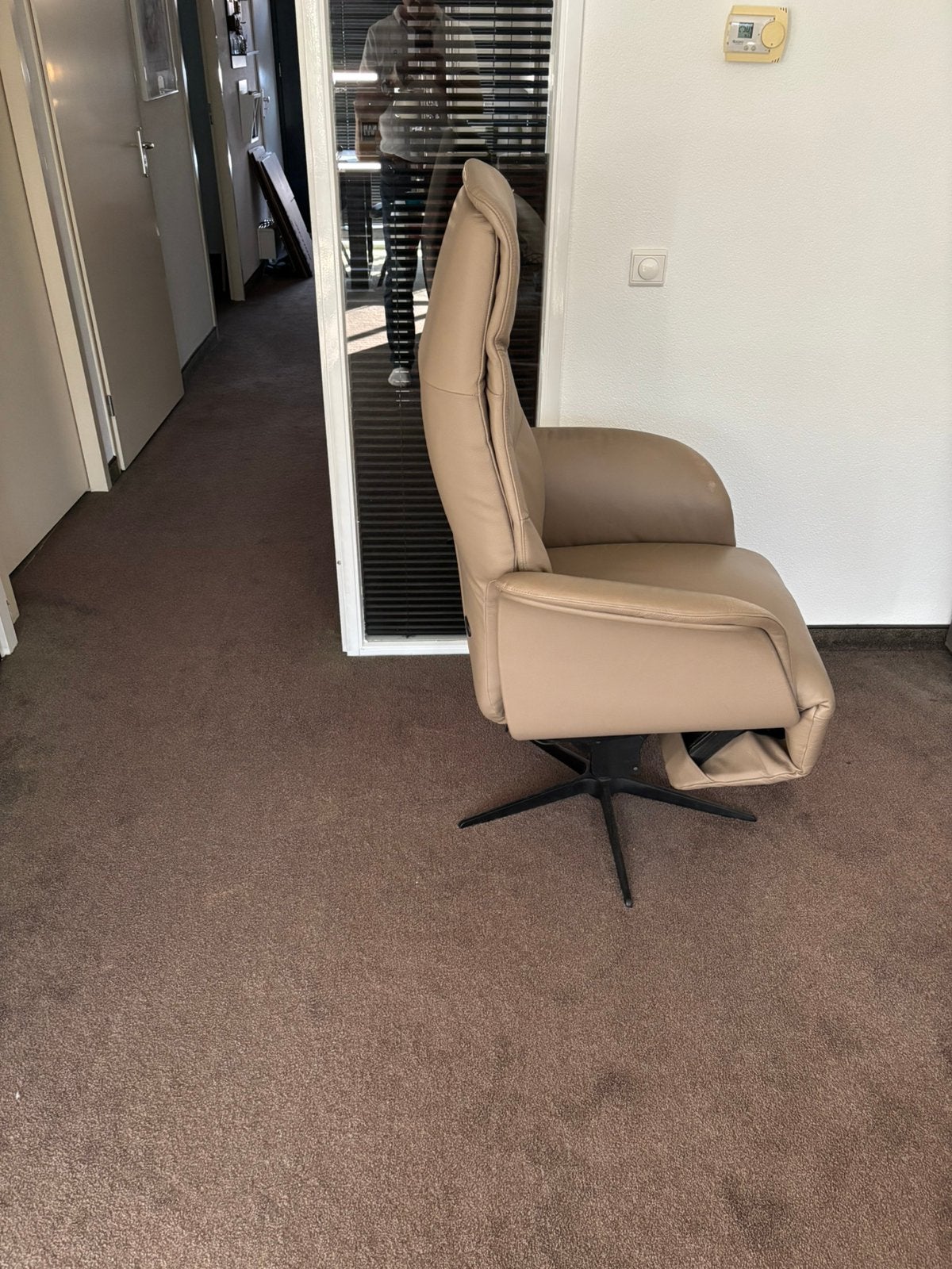 Relax cq sta op stoel, Ophalen, Minder dan 75 cm, Leer, Zo goed als nieuw