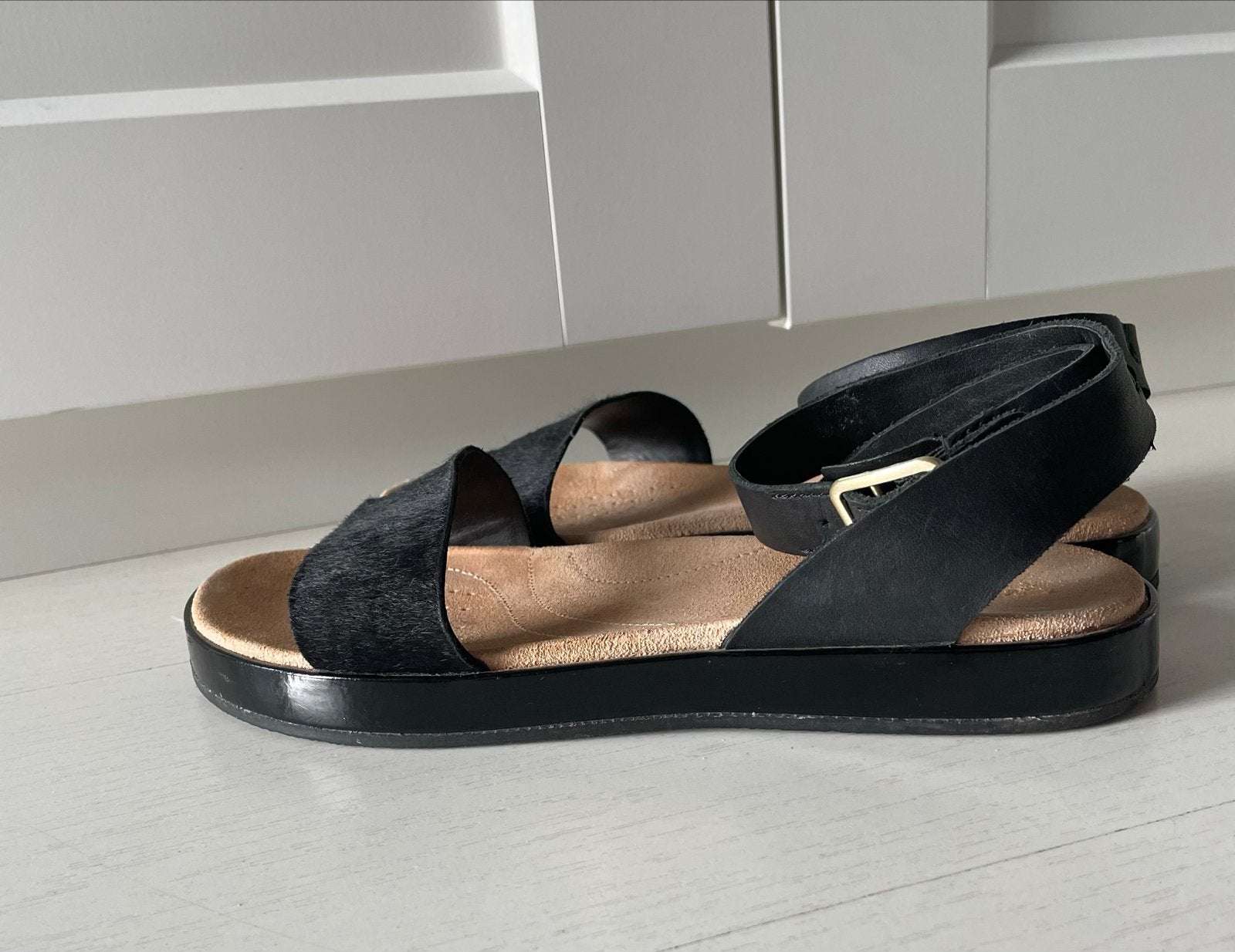 Zwarte leren sandalen van Clarks, Botanic Ivy in maat 38, Zwart, Zo goed als nieuw, Sandalen of Muiltjes, Ophalen of Verzenden