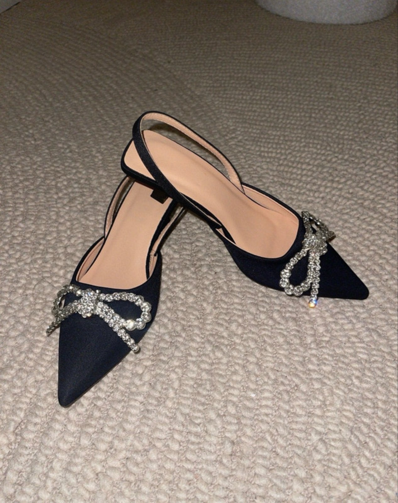 Elegante zwarte pumps met strass strik, Pumps, Zwart, Ophalen of Verzenden, Zo goed als nieuw