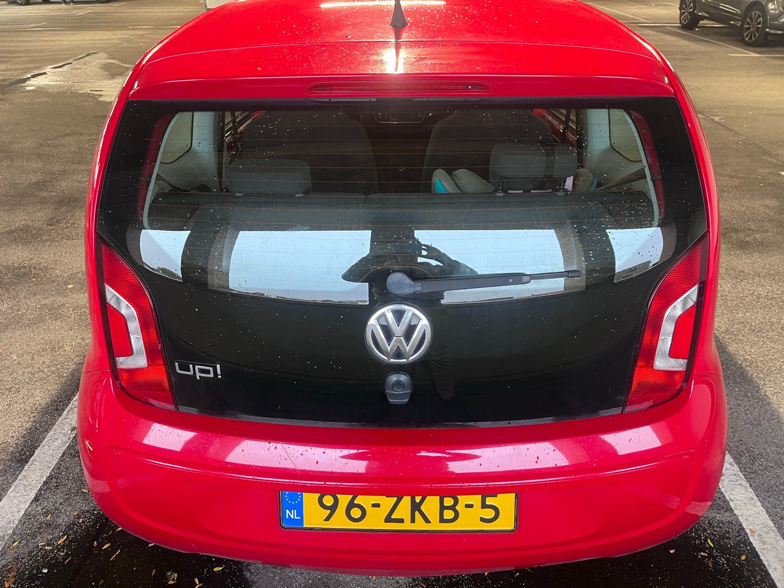 Volkswagen up! 1.0 44KW 2013 Rood, Auto's, Voorwielaandrijving, Up!, 840 kg, 4 stoelen