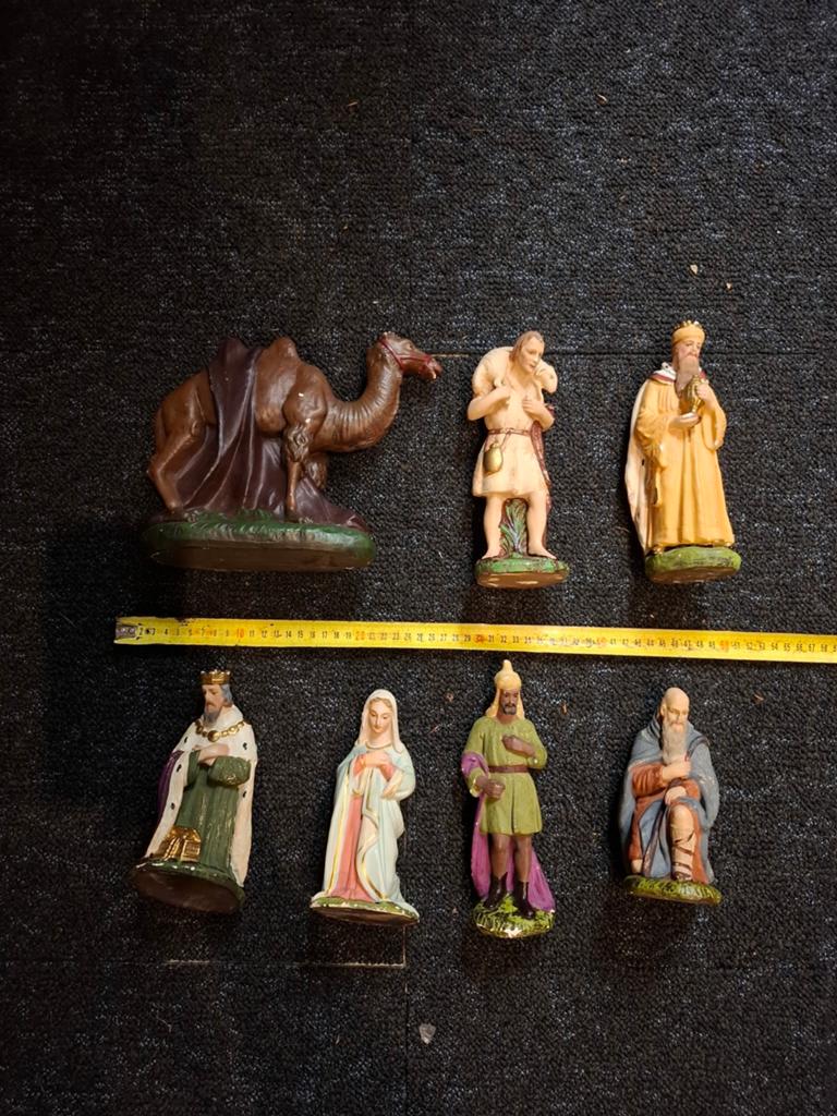 Antieke kerststalfiguren en stal, Diversen, Kerst, Ophalen of Verzenden