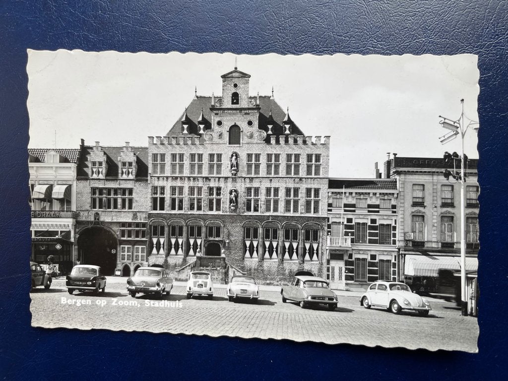 ak v. Bergen op Zoom + 1 Citroën DS 19, Snoek in straatbeeld, Verzenden, 1940 tot 1960, Noord-Brabant