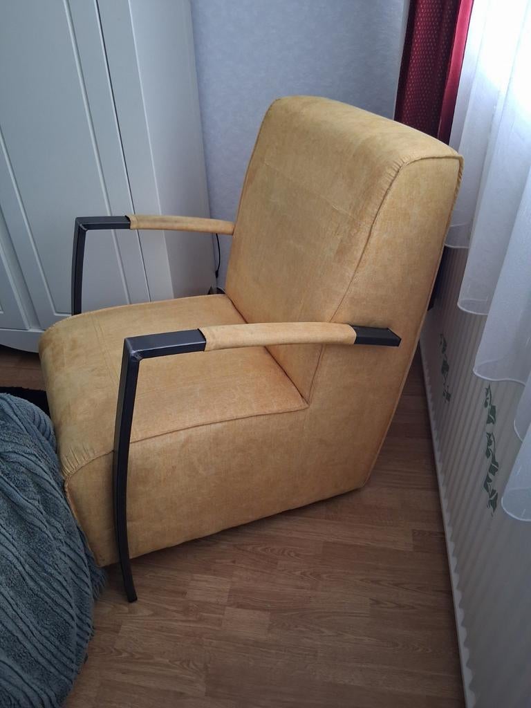 Comfortabele fauteuil - Okergeel met metalen armleuningen, Overige kleuren, Zo goed als nieuw, Stof, Eén