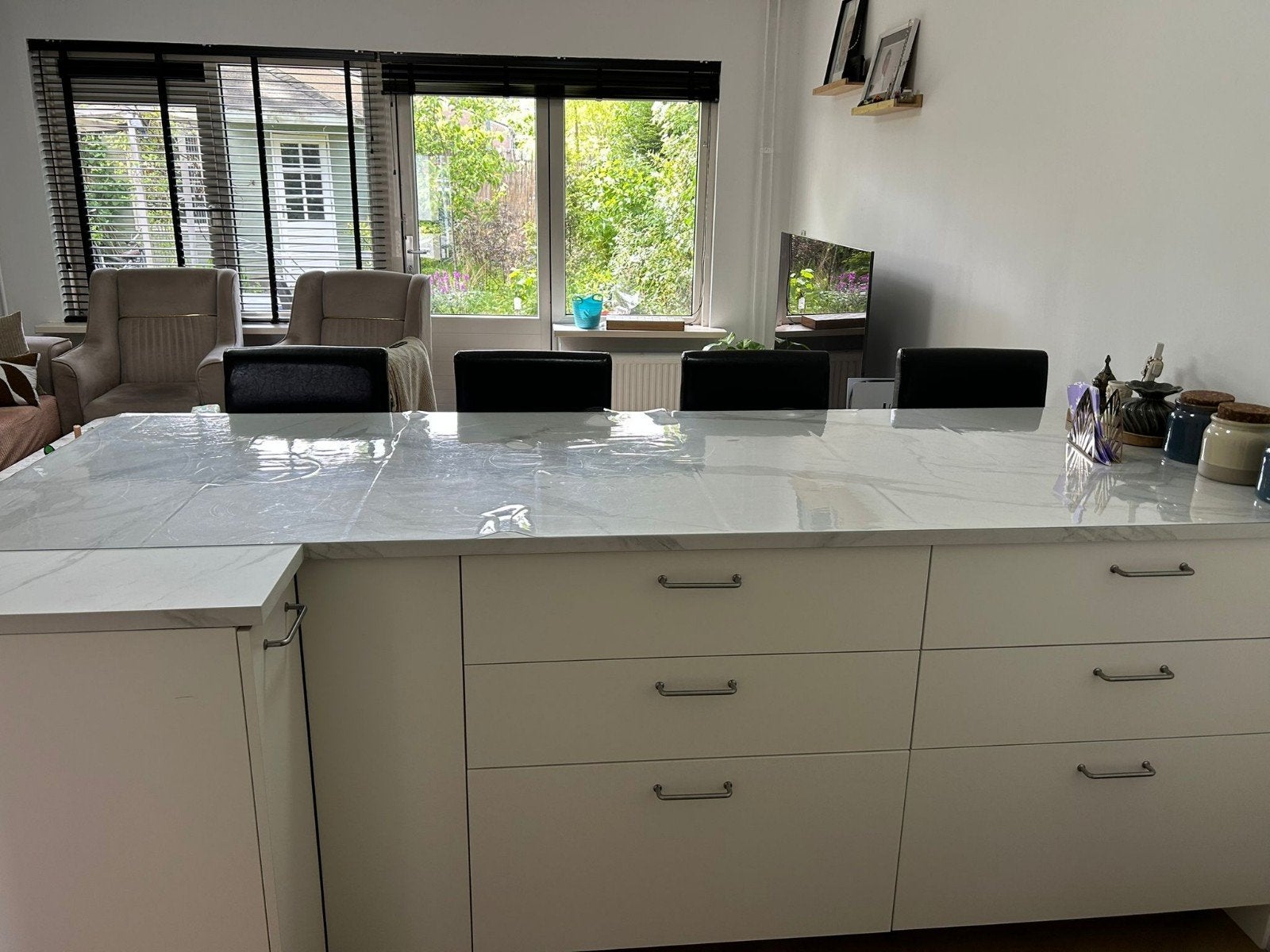 Moderne witte keuken met kookeiland en lades, Wit, Overige typen, Ophalen of Verzenden, Zo goed als nieuw