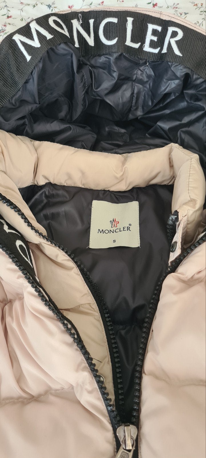 Moncler Grenbole Performance & Style Donsjack, Kleding | Dames, Jassen | Winter, Beige, Moncler, Ophalen of Verzenden, Zo goed als nieuw