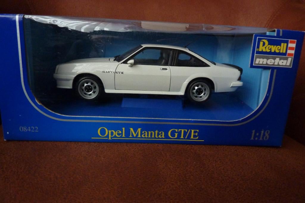 Opel Manta GTE REVELL  1:18, Hobby en Vrije tijd, Modelauto's | 1:18, Ophalen of Verzenden, Zo goed als nieuw, Auto, Revell