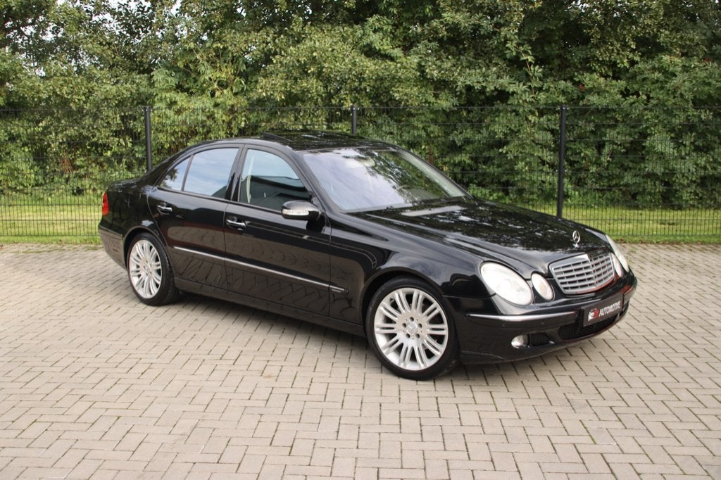 Bijzonder mooie Mercedes-Benz E280 3.0 V6 CDI Weinig km!!!, Auto's, Automaat, Zwart, 190 pk, 14 km/l