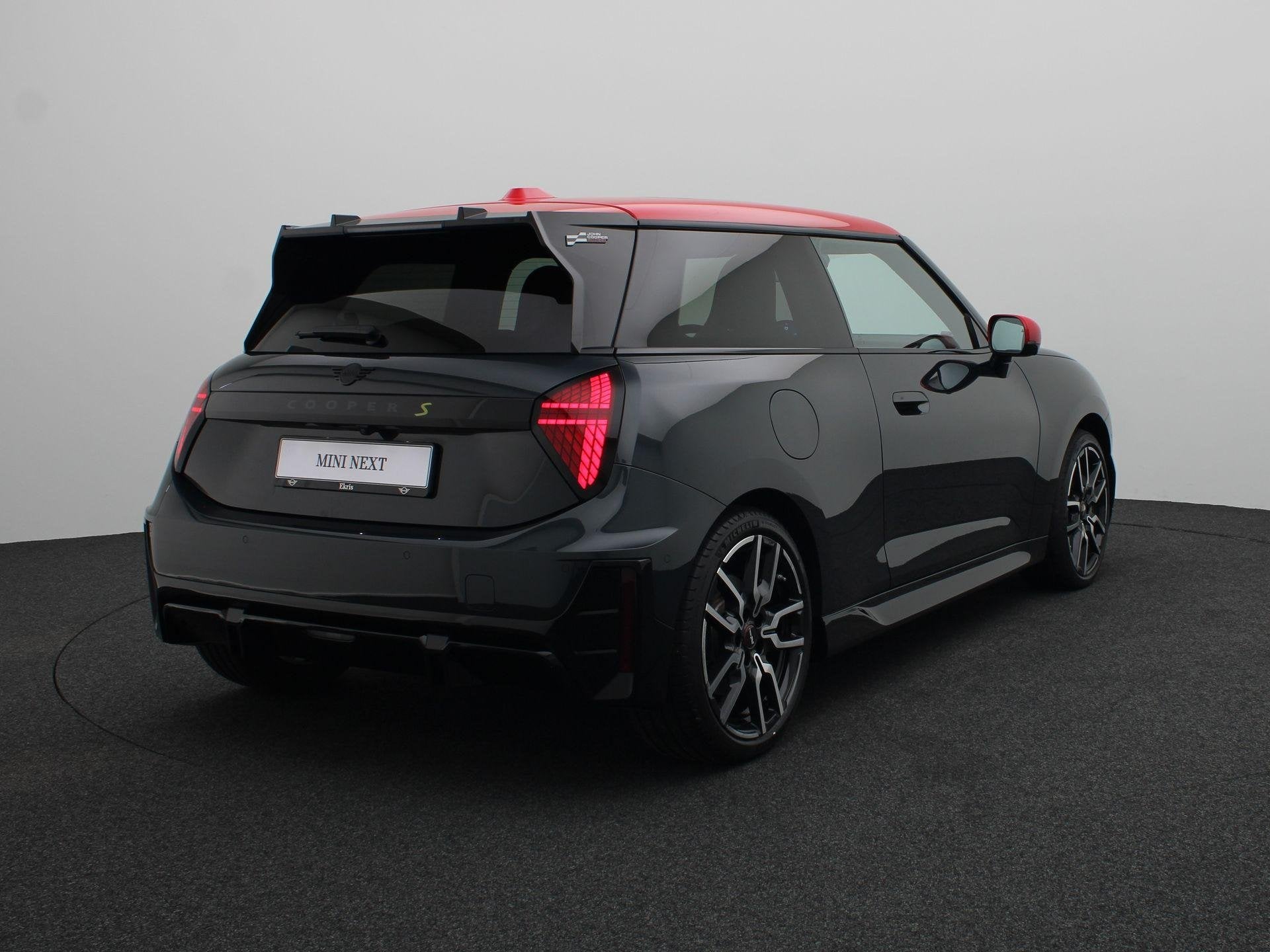 MINI 3 deurs Cooper SE John Cooper Works + Pakket XL + Stuur, Auto's, Stuurwielverwarming, Gebruikt, Zwart, Met garantie (alle)