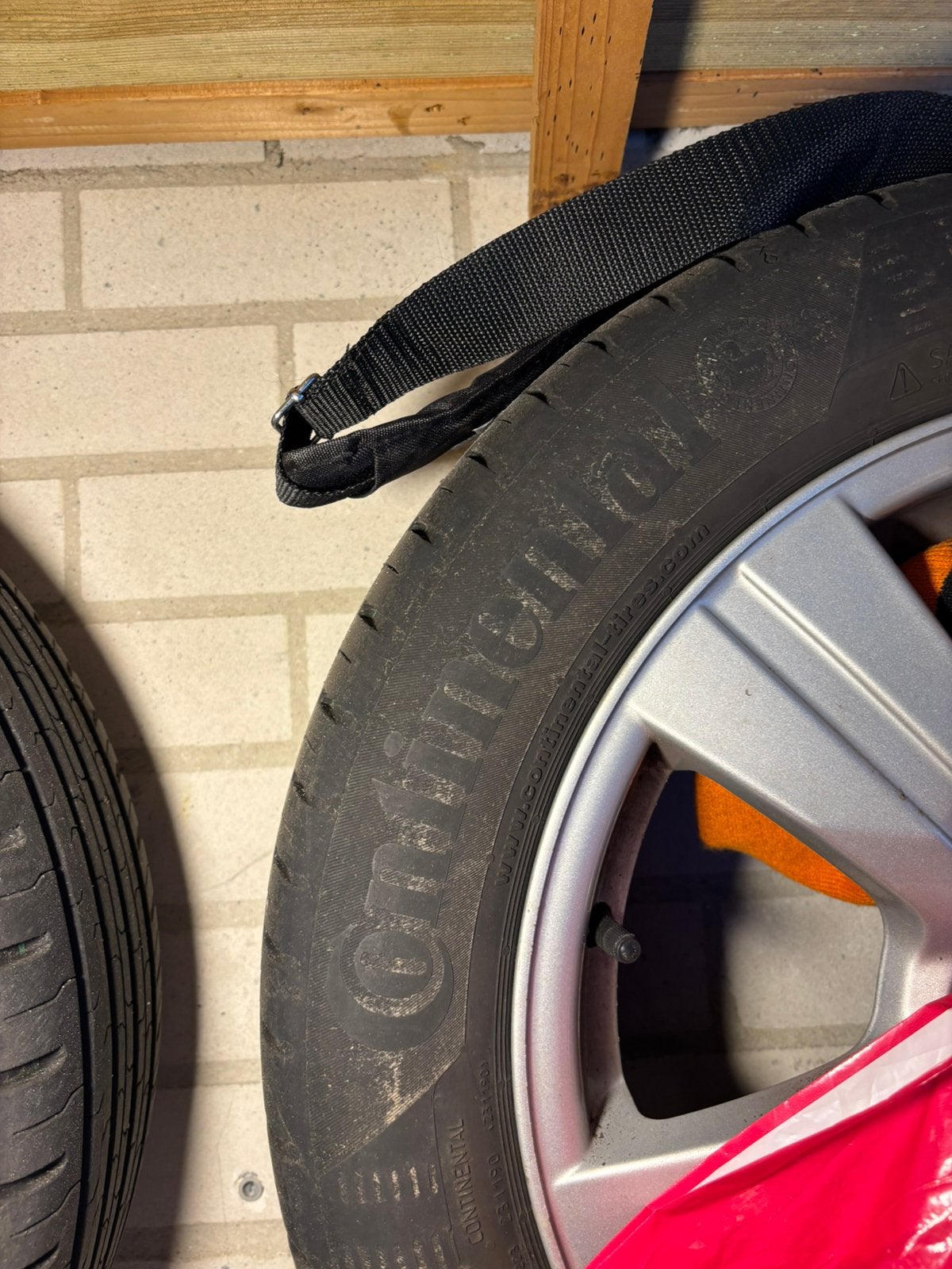 Banden 195/55/R16 met originele mercedes alu velgen, Ophalen, Continental, Marcfde@gmail.com, 2512 gf
