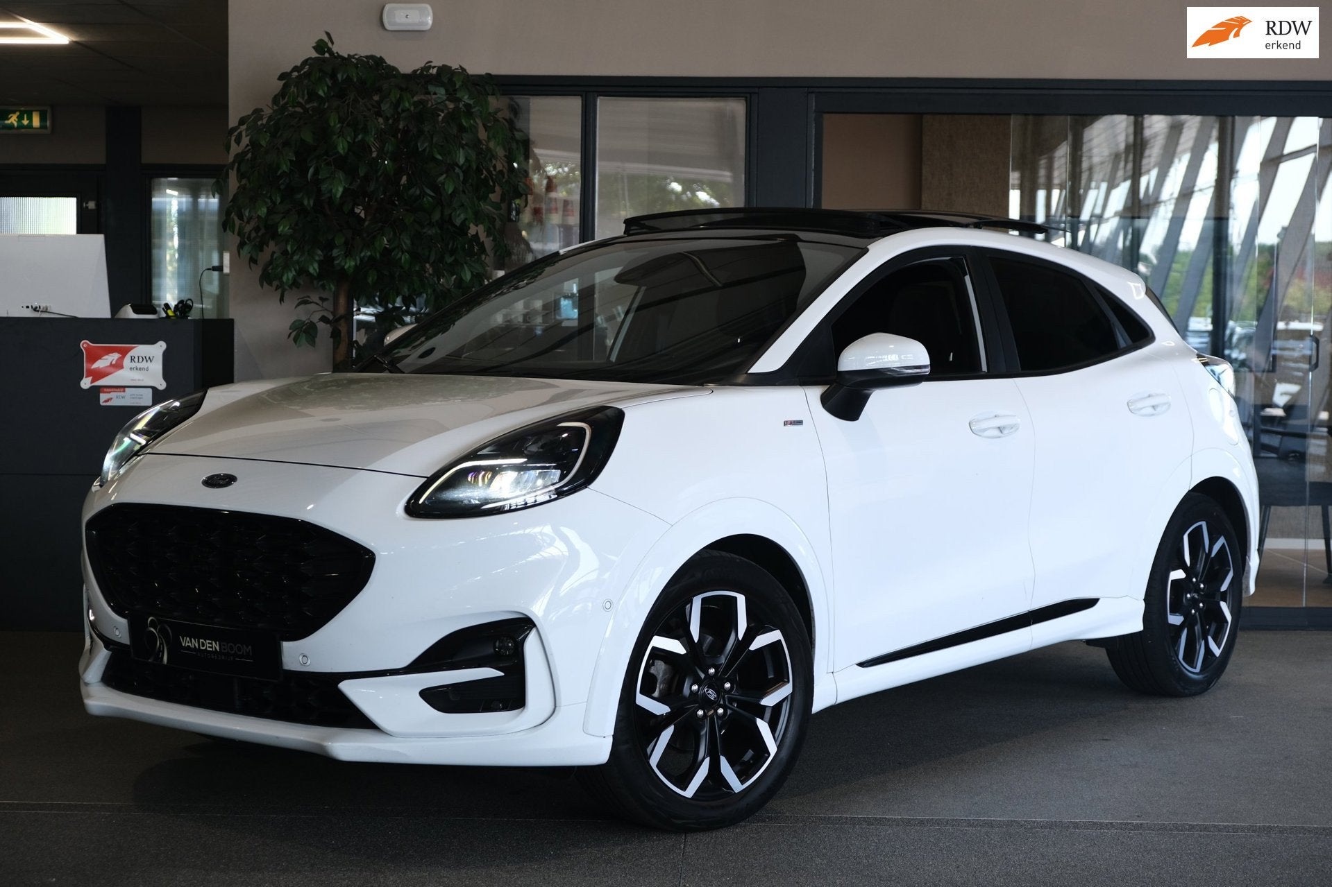 Ford Puma 1.0 EcoBoost ST-Line X Pano Navi Led Cam Virtual P, Auto's, Ford, Voorwielaandrijving, Zwart, 4 cilinders, Leder en Stof