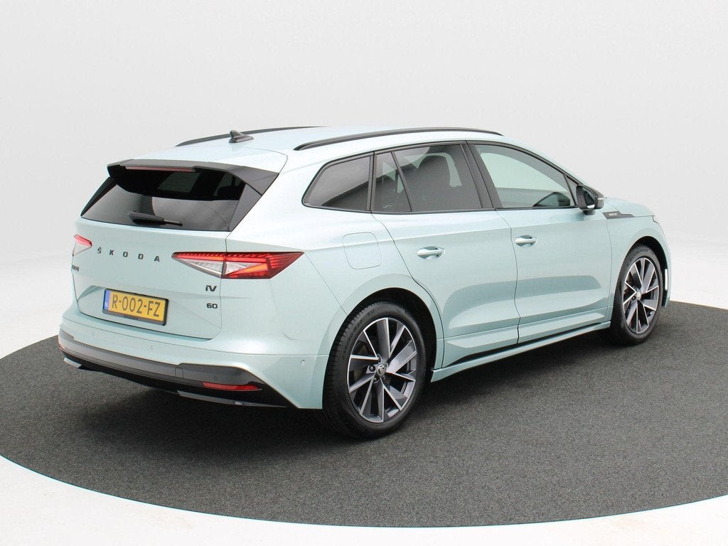 Skoda Enyaq iV 60 Sportline 180 Pk | Stuur/Stoel Verwarming, 34 min, Achterwielaandrijving, Gebruikt, Zwart
