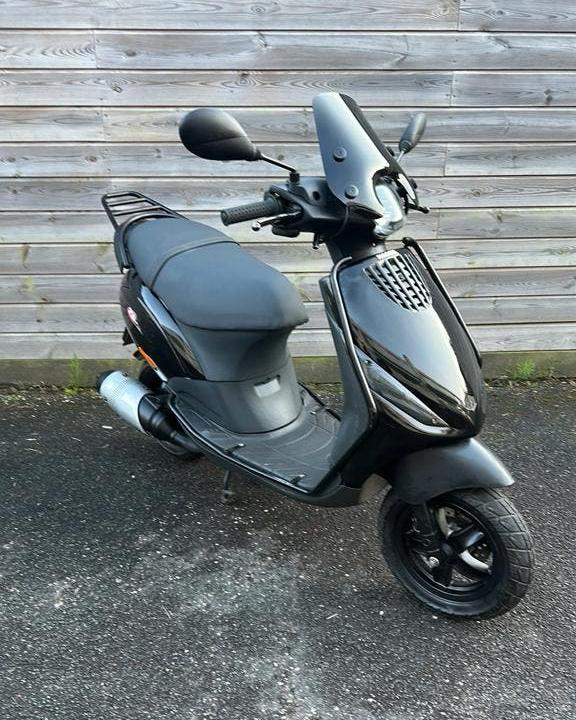 Piaggio zip 2t 70cc, Fietsen en Brommers, Tweetakt, Zip, Ophalen of Verzenden, Zo goed als nieuw