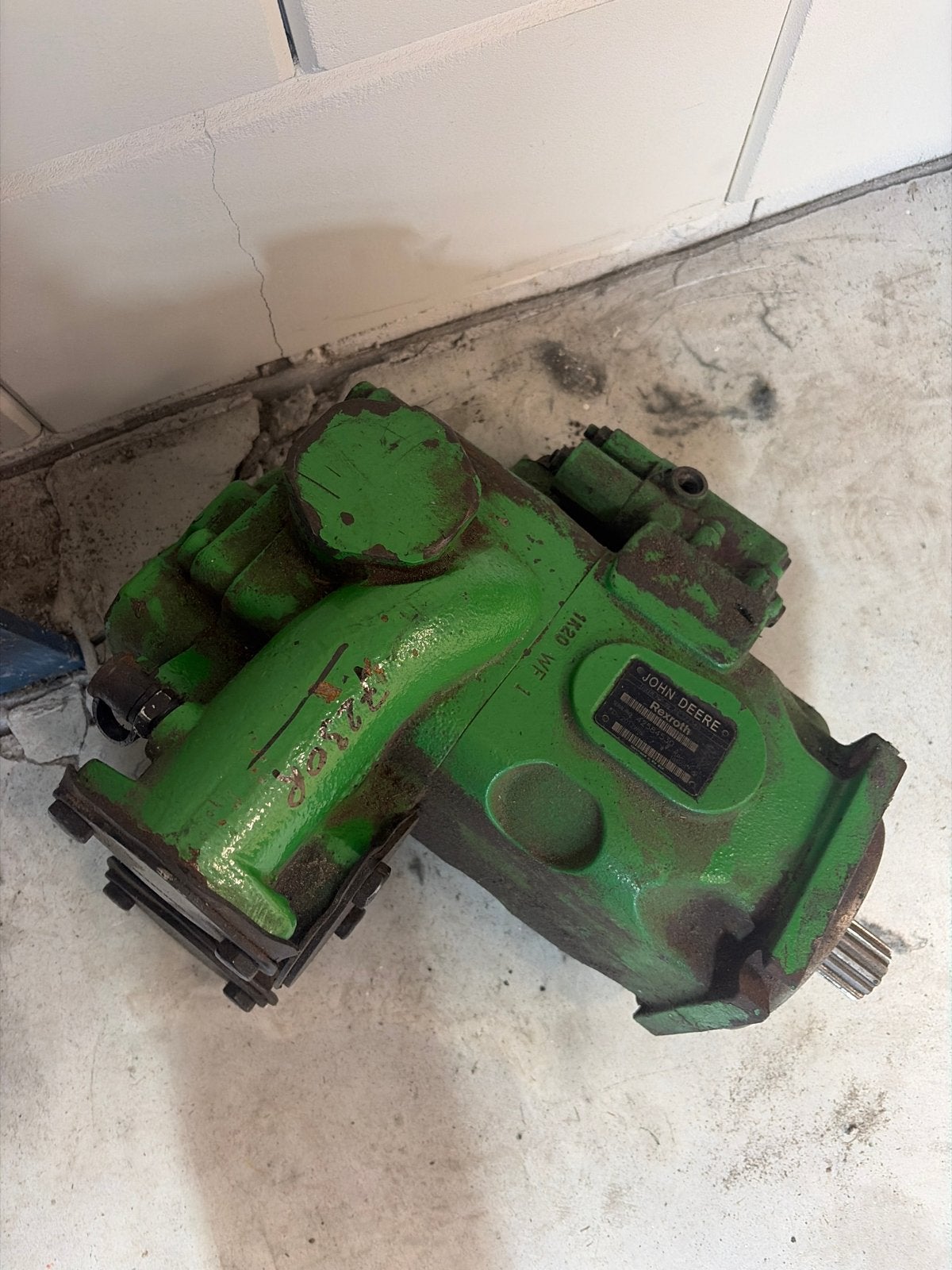 Hydrauliekpomp John Deere 7R 7230R - RE322340 Rexroth, Ophalen