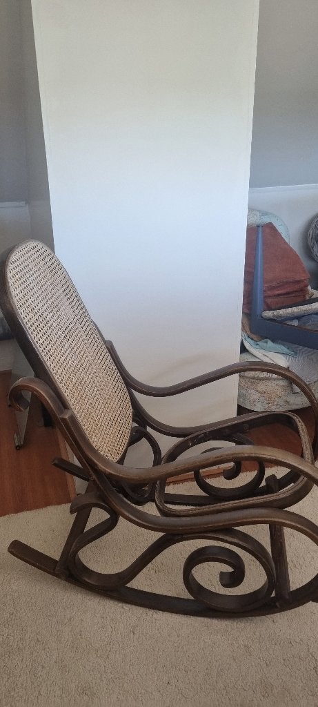 Thonet Schommelstoel, Ophalen