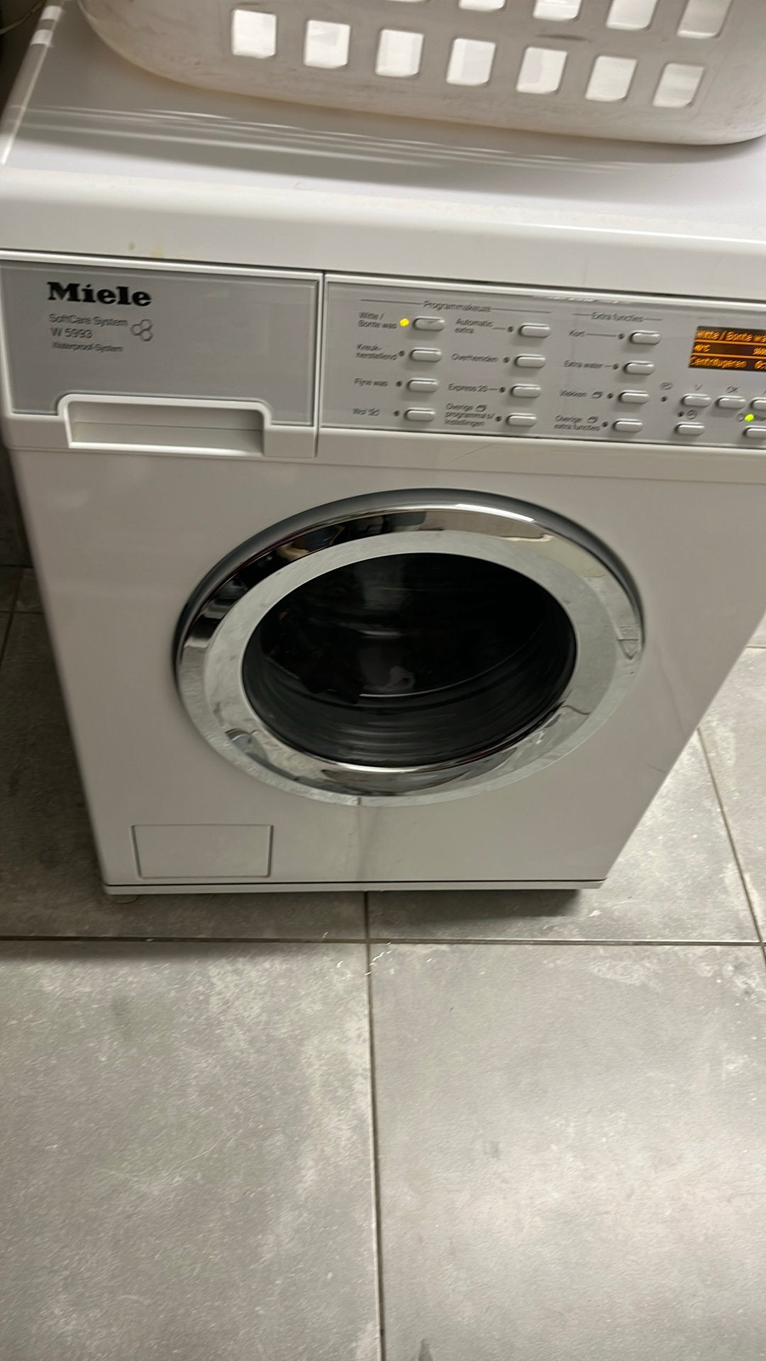Miele w5993, Ophalen, 1600 toeren of meer, 85 tot 90 cm