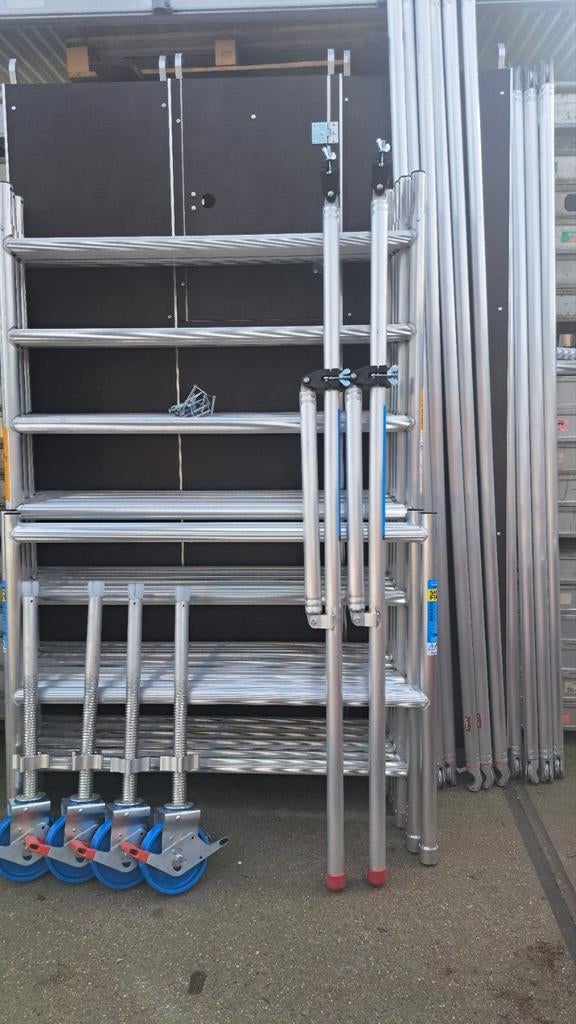 Te koop nieuwe rolsteiger Werkhoogte 8.20 mtr, Nieuw, Ophalen of Verzenden, Rolsteiger of Kamersteiger, 5 meter of hoger
