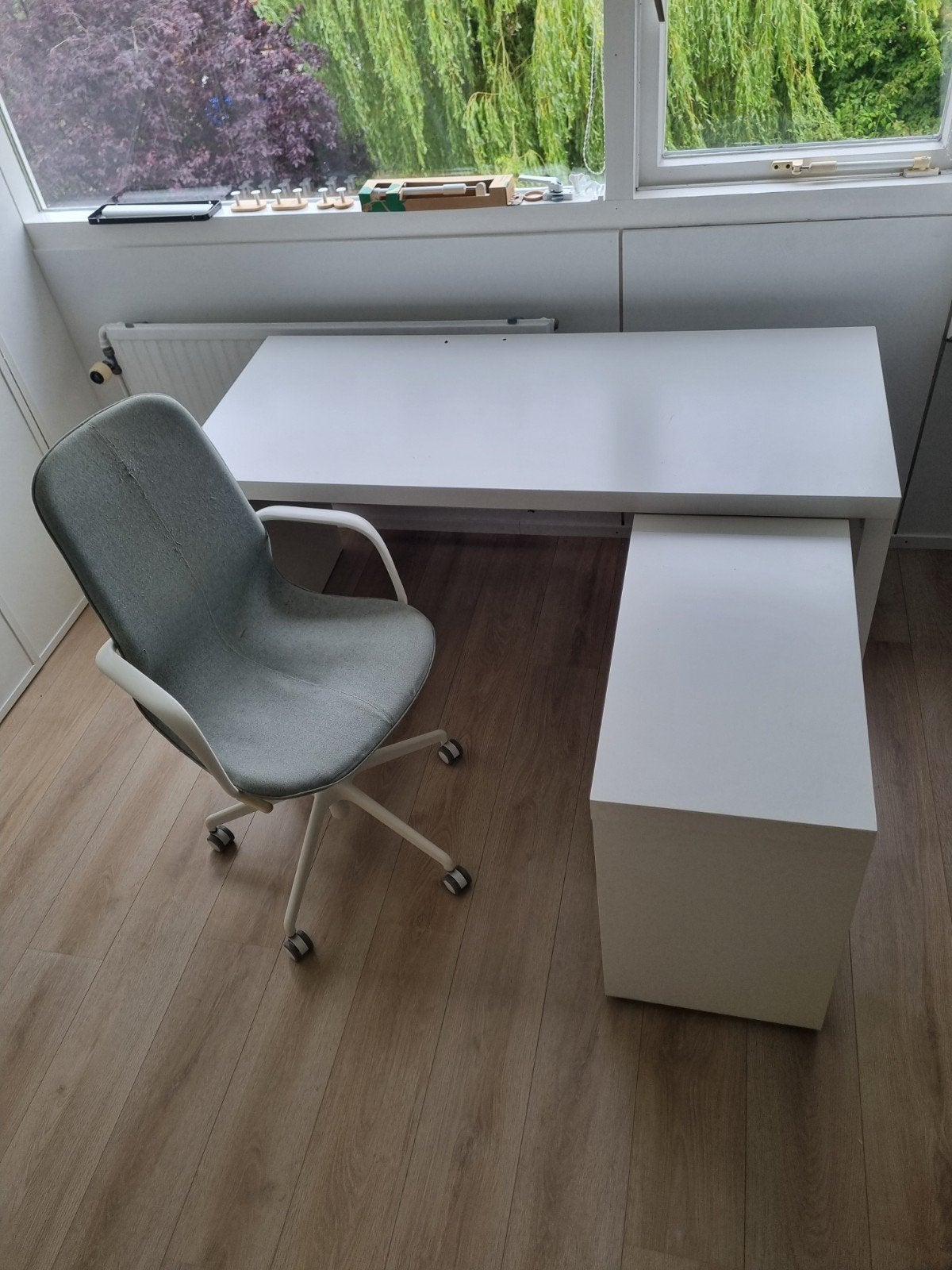 Ikea Malm Bureau & Langfjall Bureaustoel Set, Huis en Inrichting, Bureaus, Ophalen