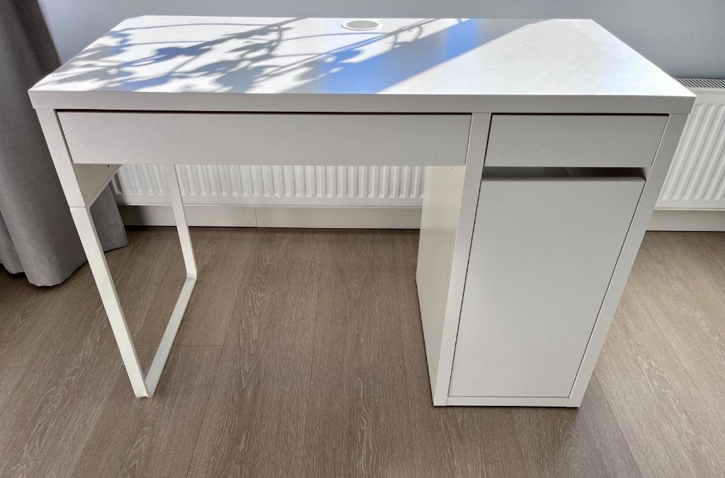 Kinderbureau wit (Ikea) in zeer goede staat, Ophalen, Gebruikt, Tafel(s)