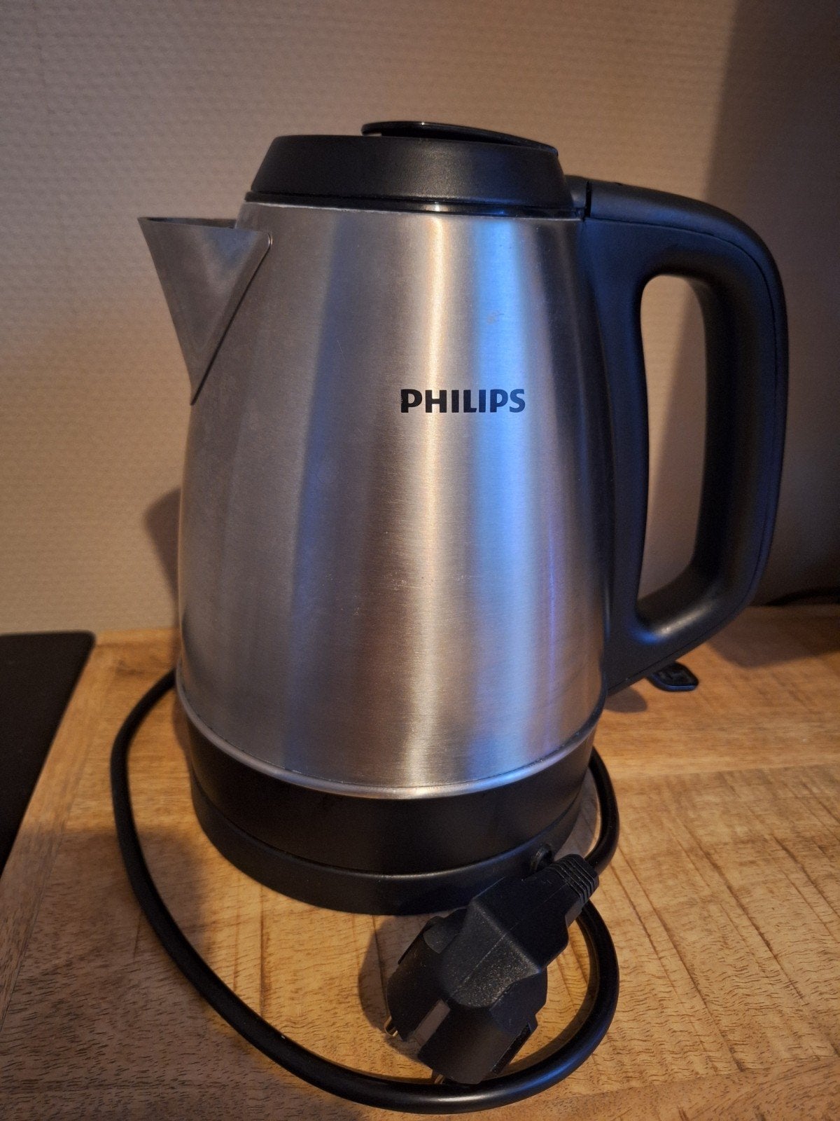Philips HD9305/20A Waterkoker RVS - Zo goed als nieuw, Witgoed en Apparatuur, 1 tot 2 liter, Ophalen, Zo goed als nieuw, Draadloos