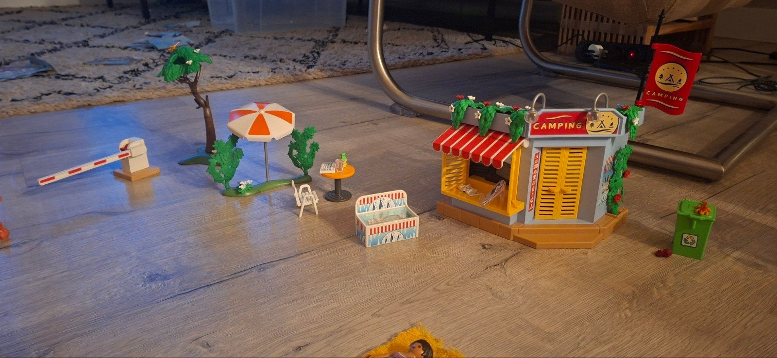 Foto 5 van playmobil camper, camping, speeltuin en ijsco kar
