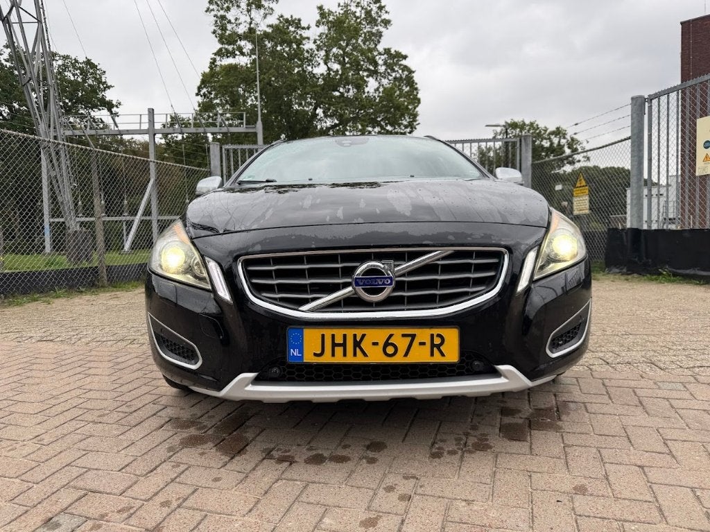 Volvo V60 2.0T 204PK Automaat 2011 trekhaak, 1800 kg, Zwart, 4 cilinders, Zwart