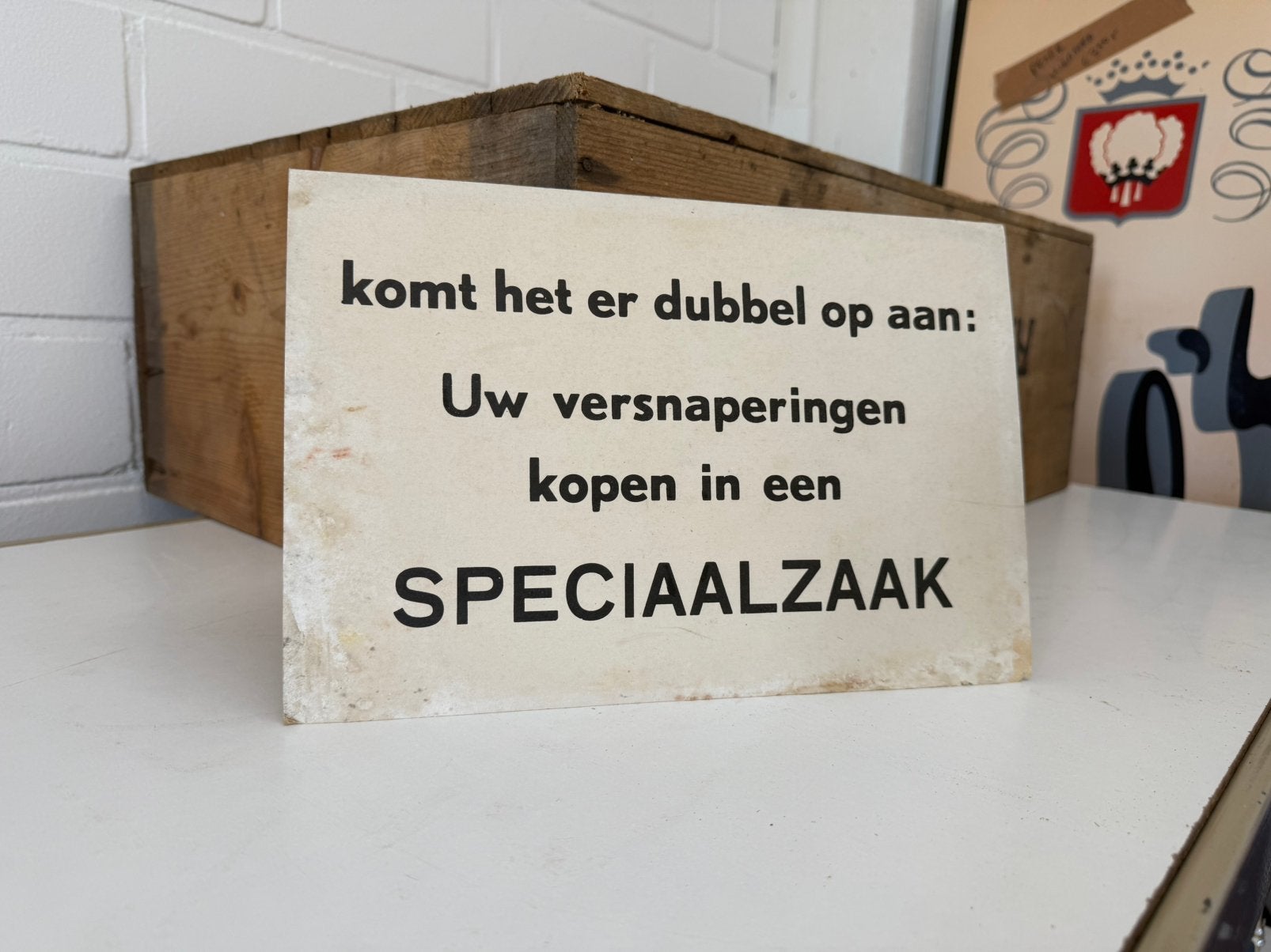 Oud kartonnen tekst reclame bord kruidenier speciaalzaak, Ophalen of Verzenden, Zo goed als nieuw, Reclamebord