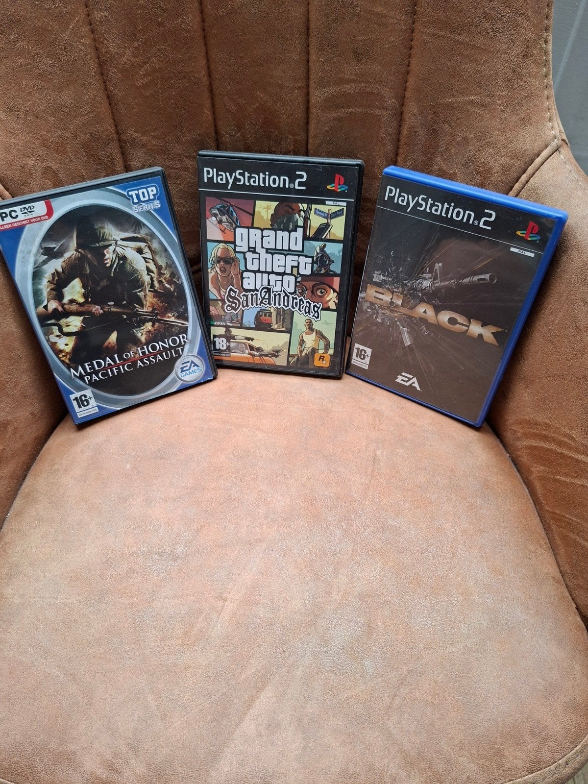 PS2 Games: GTA San Andreas, Black + PC: Medal of Honor, Ophalen of Verzenden