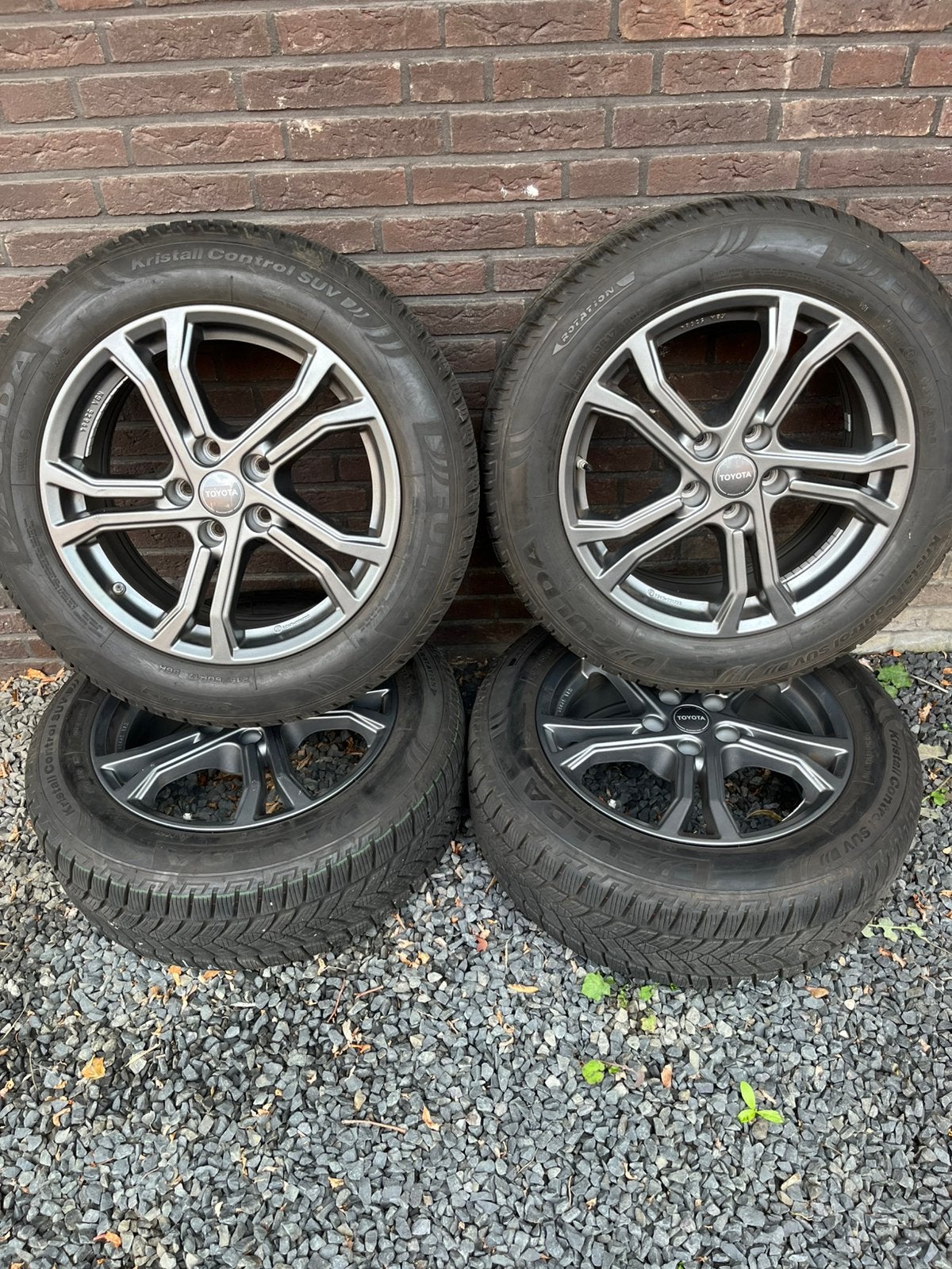 Winterbanden met aluminium velgen Toyota CHR, Auto-onderdelen, Ophalen, 215 mm, Banden en Velgen, 17 inch