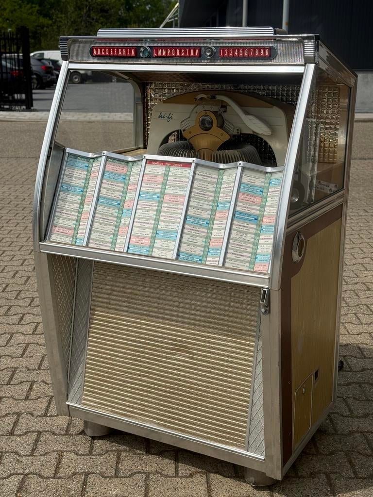 JUKEBOX: WURLITZER model 2150 jukebox. 200 select, Verzamelen, Automaten | Jukeboxen, Ophalen, 1950 tot 1960, Zo goed als nieuw
