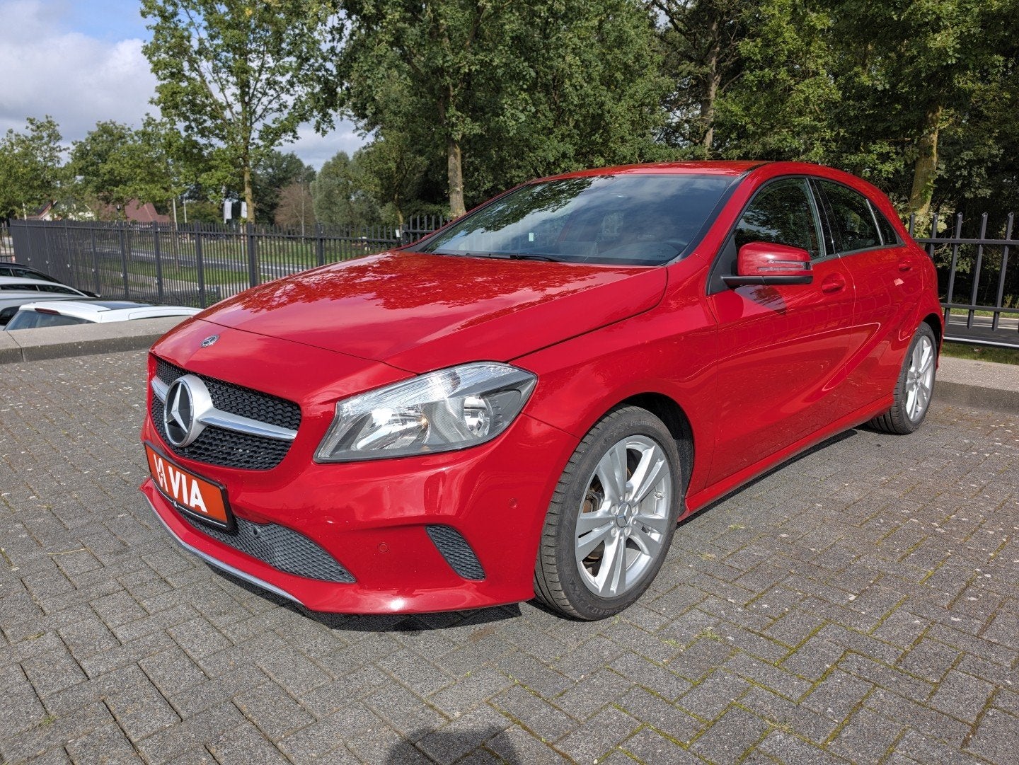 Mercedes-Benz A-Klasse 200 156PK | Trekhaak | Navi | Camera, Gebruikt, Met garantie (alle), 1595 cc, Bedrijf