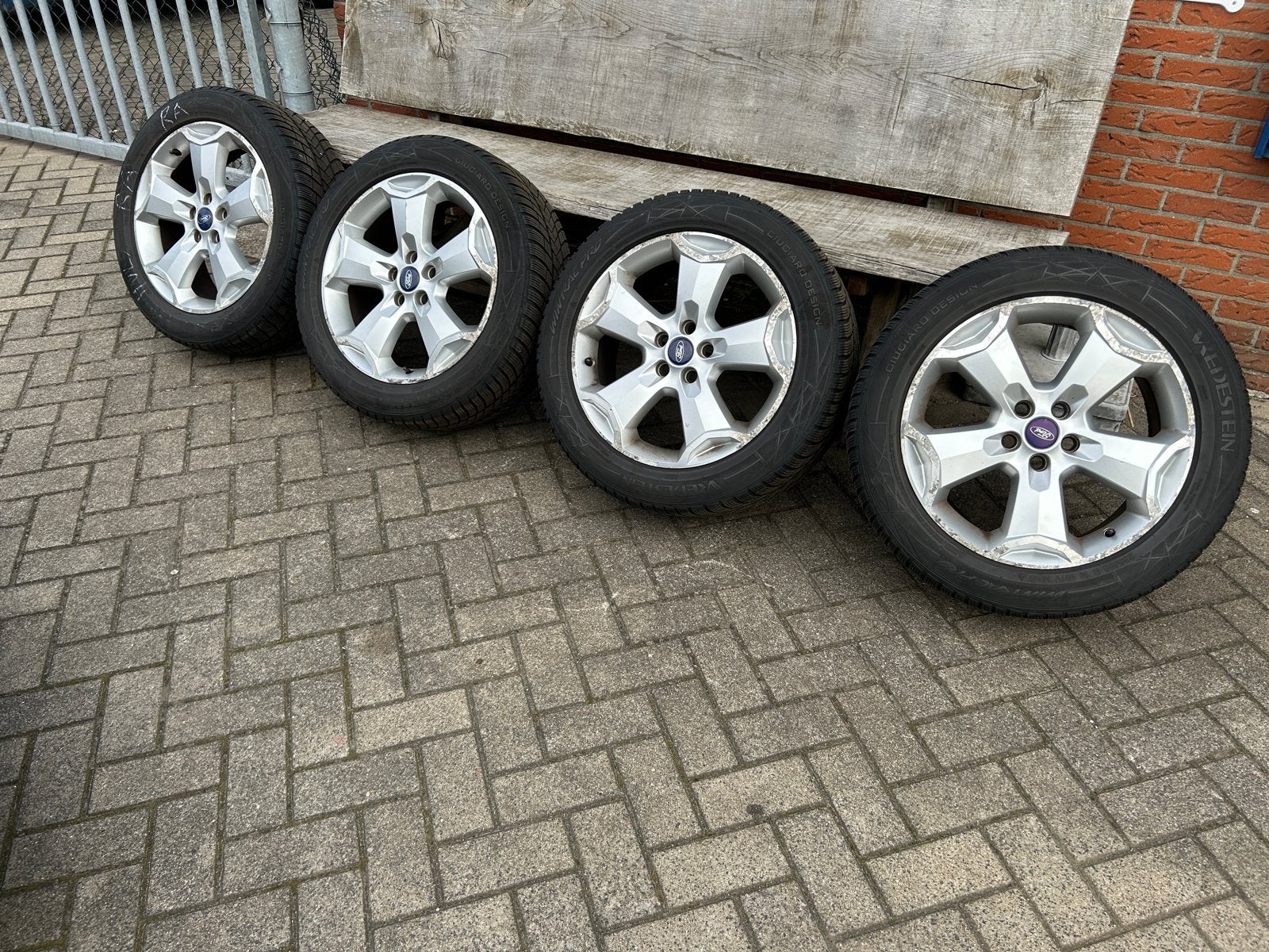 Winterbanden voor Ford Kuga - Vredestein Wintrac Pro, Auto-onderdelen, Ophalen, 18 inch, Gebruikt, Banden en Velgen